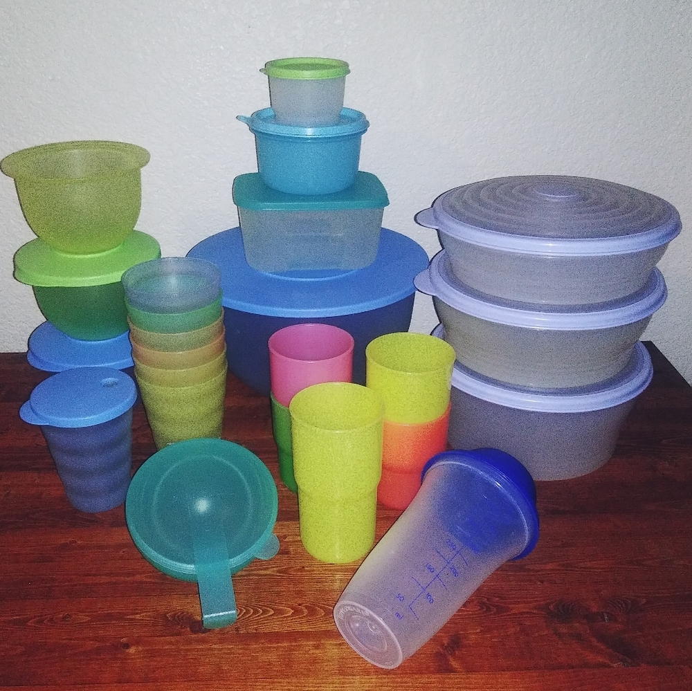 Tupperware bundle